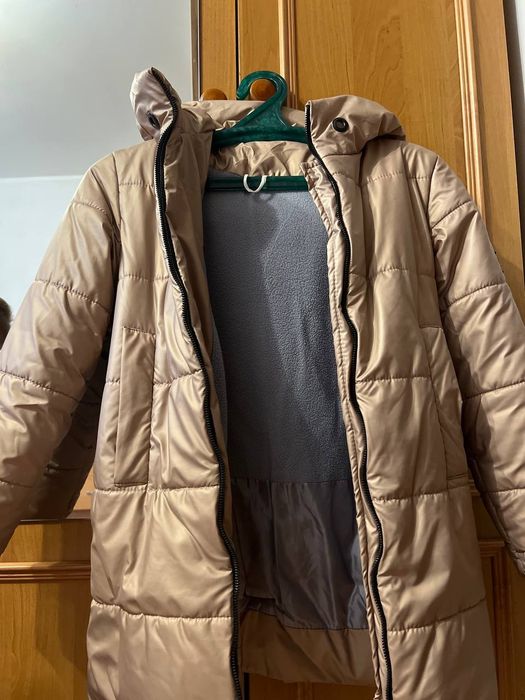 Дуже класна зимова курточка для дівчинки ріст 134