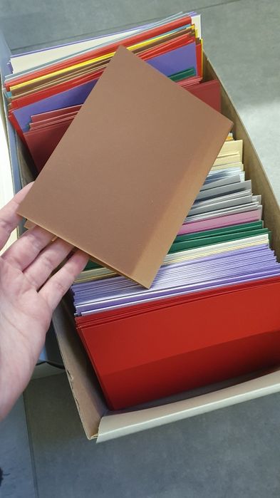 Papiery i ozdoby do scrabbookingu