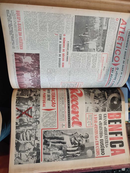 49 Jornais Record de 1971 encadernados num único volume