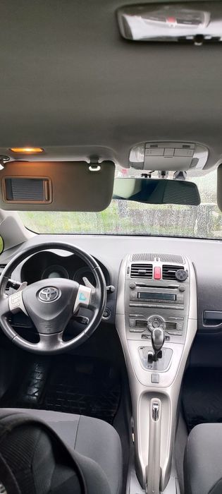 Продам свое авто Toyota Auris 2008