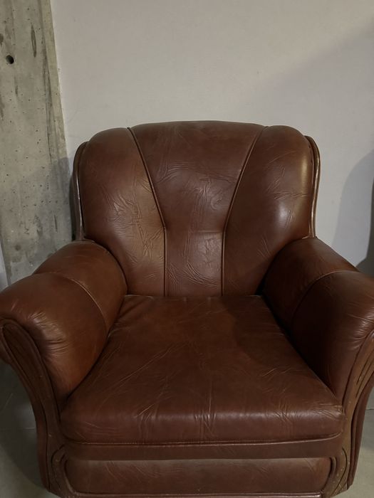 2 poltronas pele castanhas