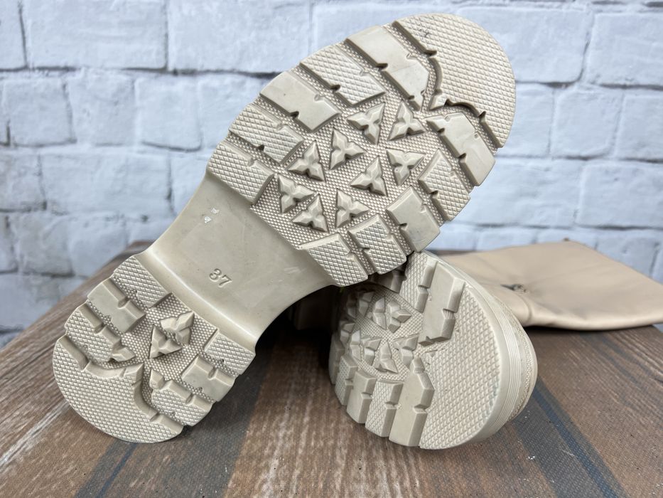 Kozaki beżowe rozm 37