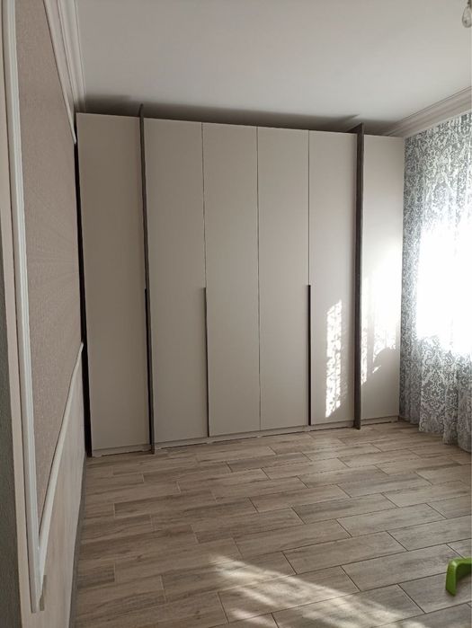 Мебель под заказ ( кухни , прихожки , столы , шкафы )