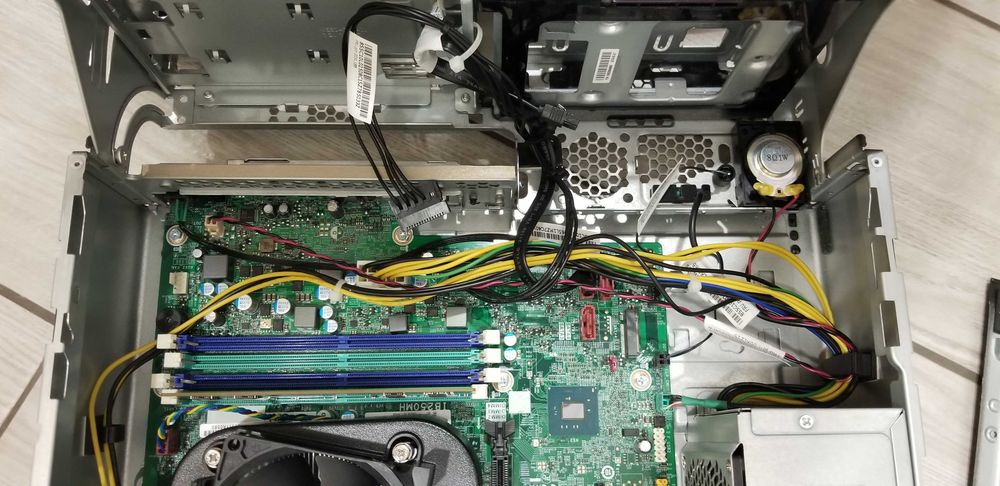 Lenovo ThinkCenter M710s Intel i5-7400 ram 4 GB