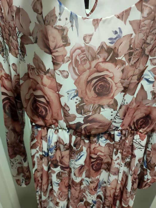 Sukienka w jesienne  róże