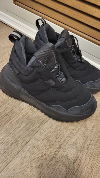 Женские зимние ботинки Adidas 4000 грн