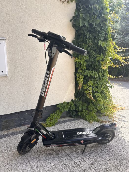 Ducati Hulajnoga Elektryczna