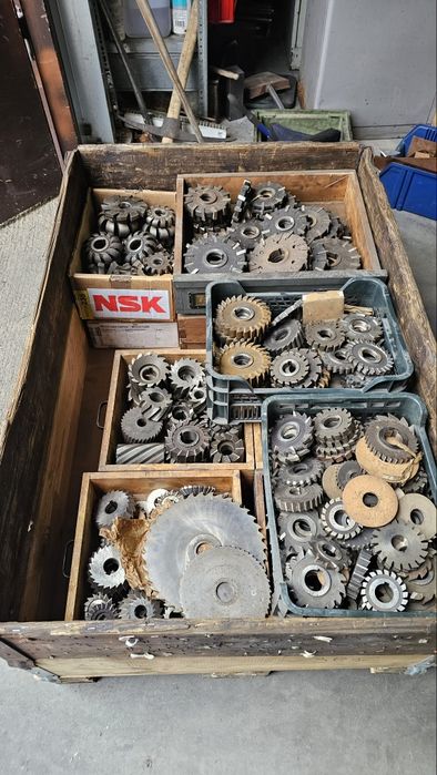 Sprzedam narzedzia Skrawające frezy tarczowe, modułowe, kątowe,