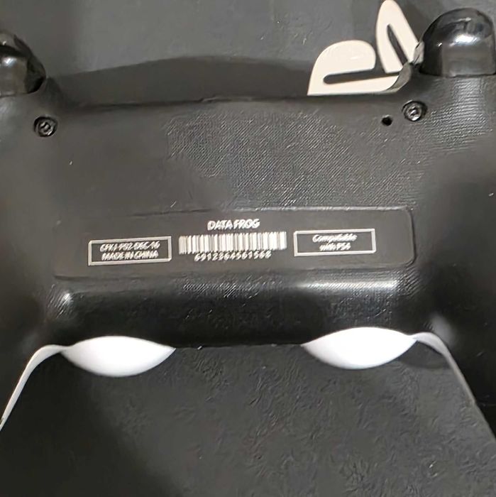 Sony PlayStation 4 Pro 1TB + pad + FIFA 19 + Hello Neighbor