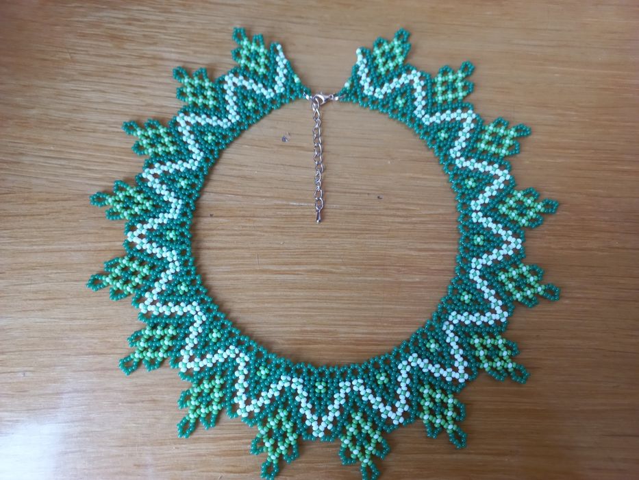 Намисто ручної роботи з чеського бісеру, кольє на шию