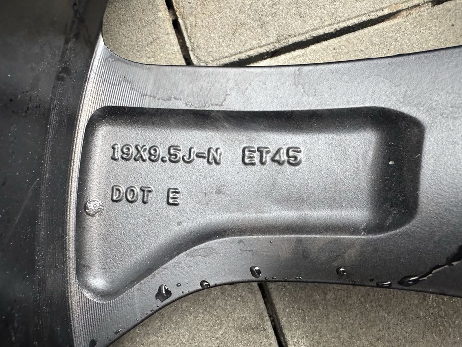 Tesla Model Y Juniper диск R19