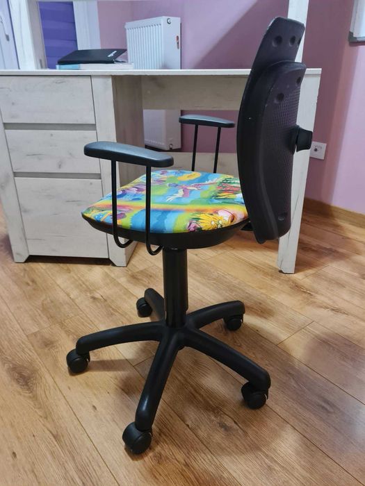 Biurko młodzieżowe