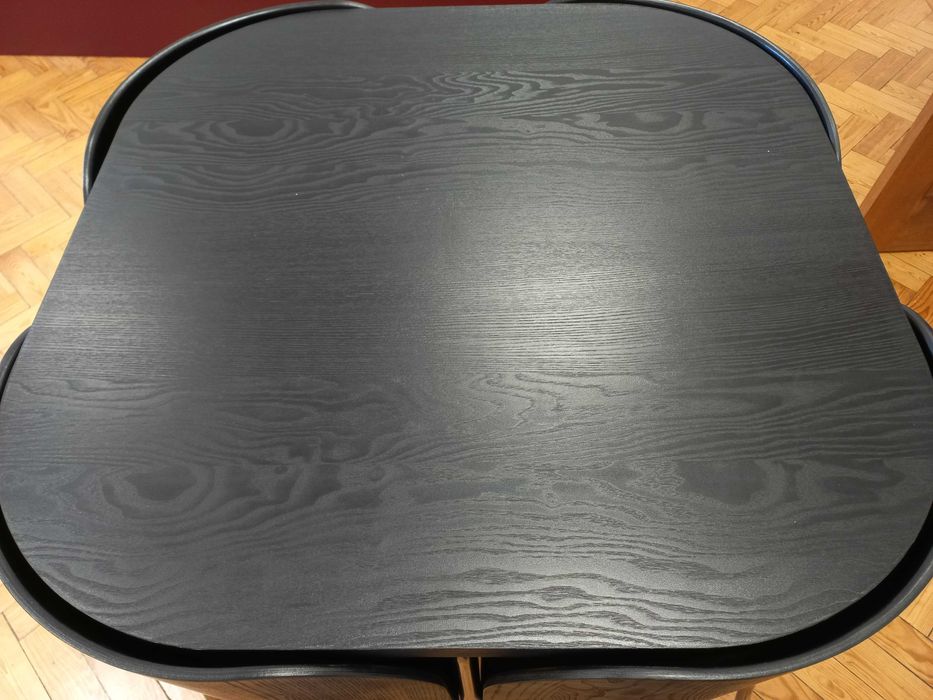 Conjunto de mesa e cadeiras reunião ou sala de jantar