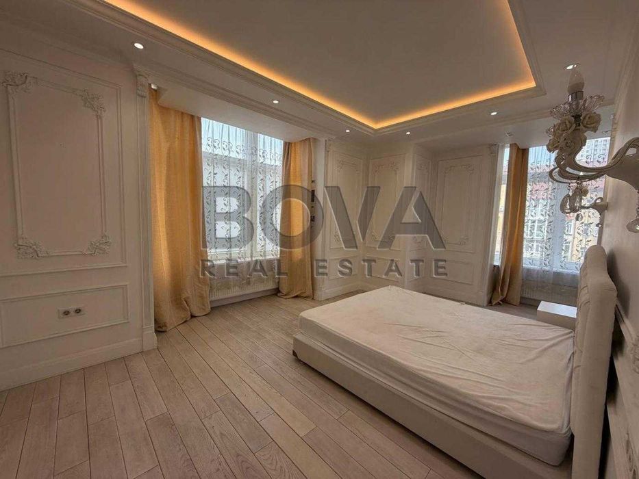 Apartment in Kyiv - More