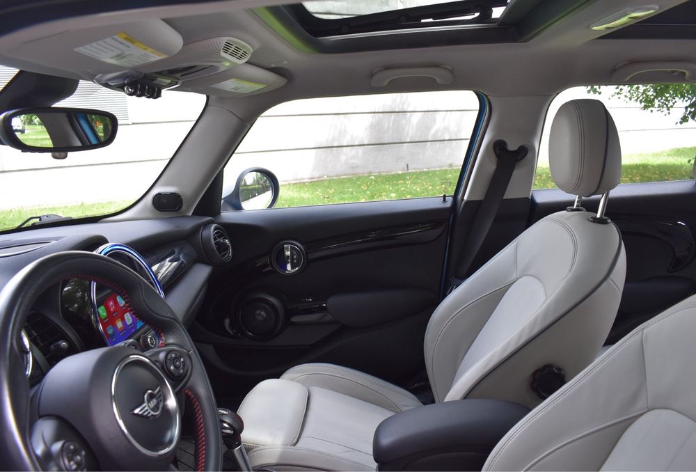 MINI Cooper S F55 2018