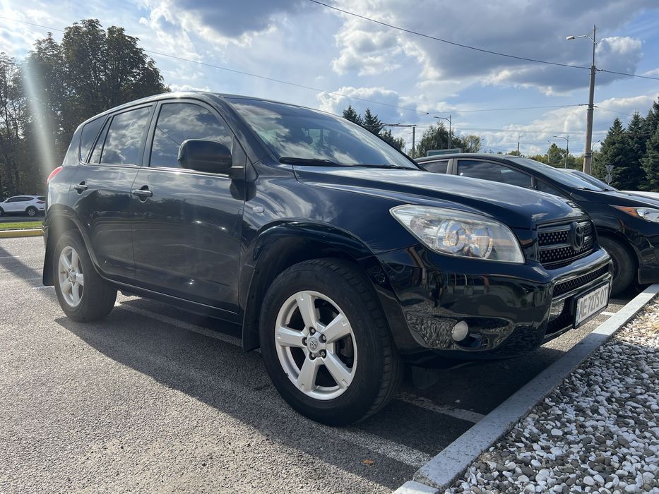 Автомобіль Toyota Rav4 2006 року АКПП, 2.0 бензин