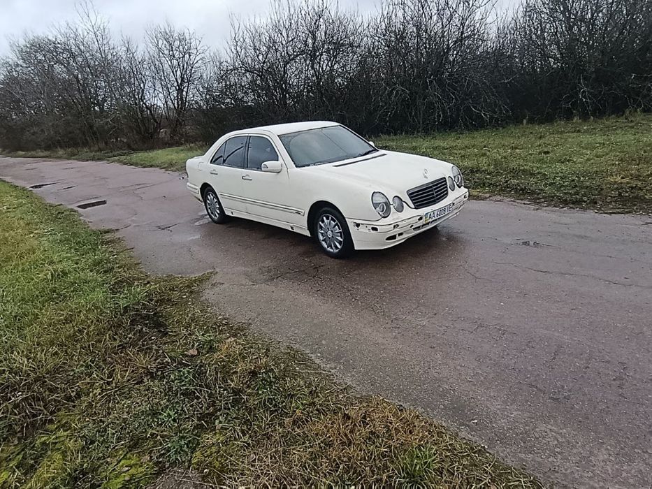 Продам Mersedes E230