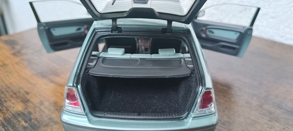 BMW E46 Compakt 1:18