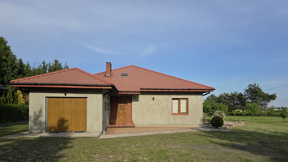 Sprzedam dom na dużej działce 10200m2
