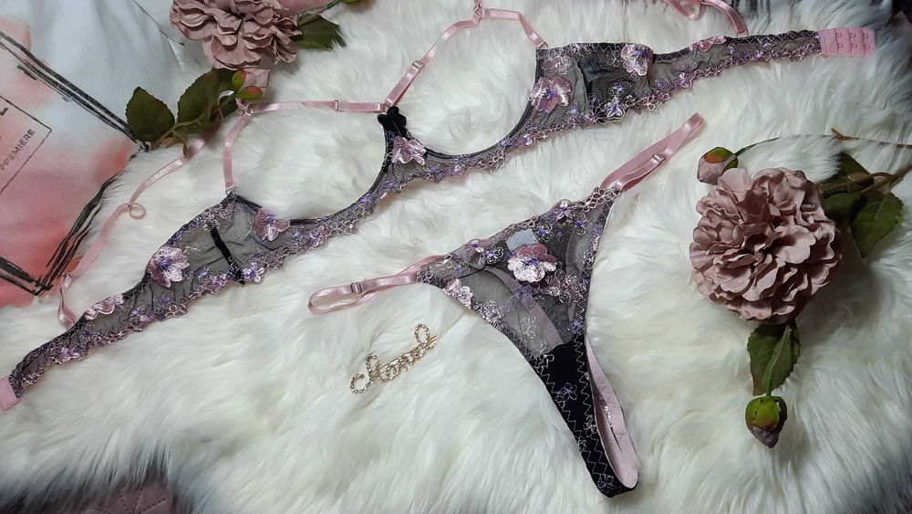 Seksowny komplet stanik stringi