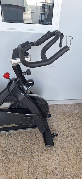 Bicicleta ginasio Matrix Live Strong