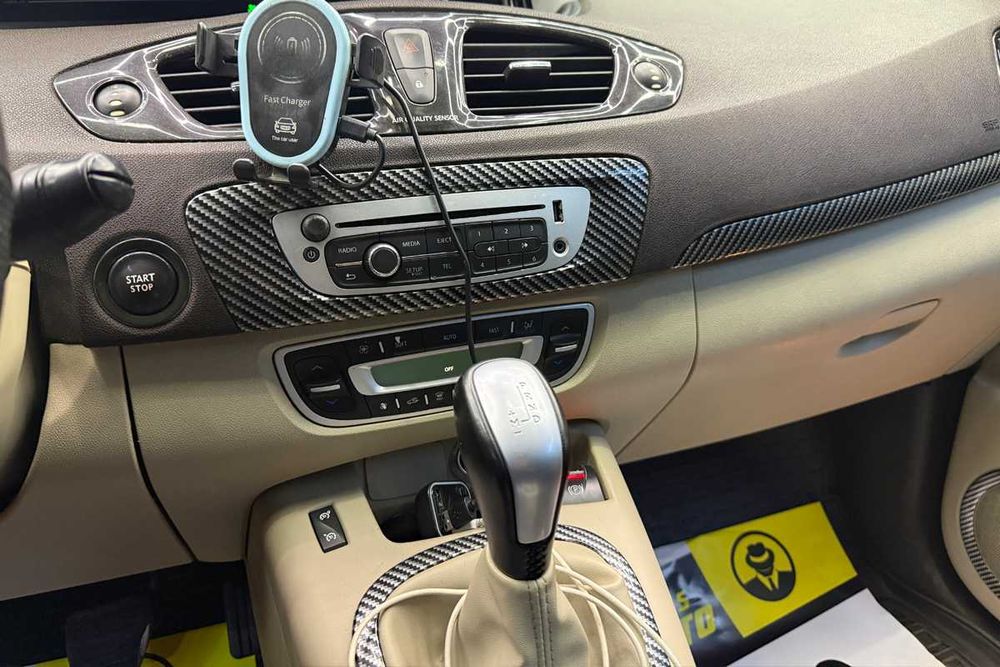 Renault Megane Scenic 2012