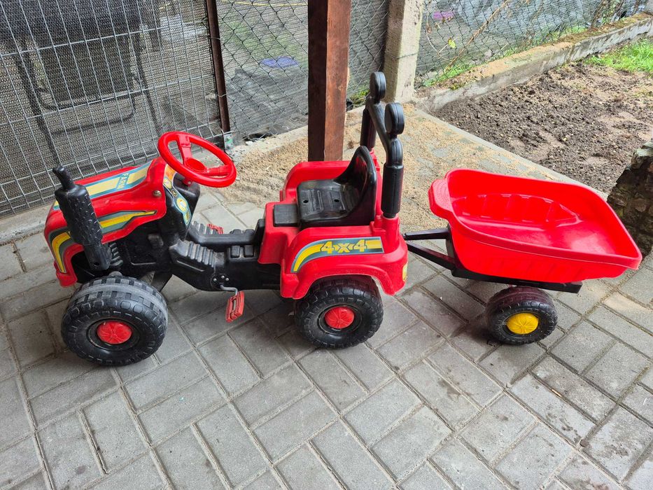 Sprzedam traktor dzieciecy