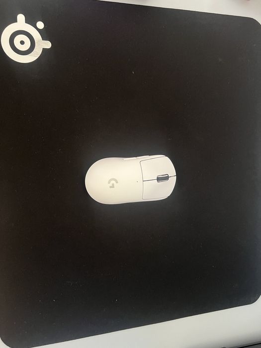 Logitech G Pro Superlight Mouse + SteelSeries QCK Large Mouse Pad64585746780545121