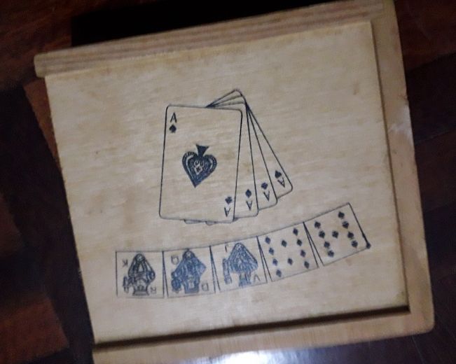 Caixa jogos cartas