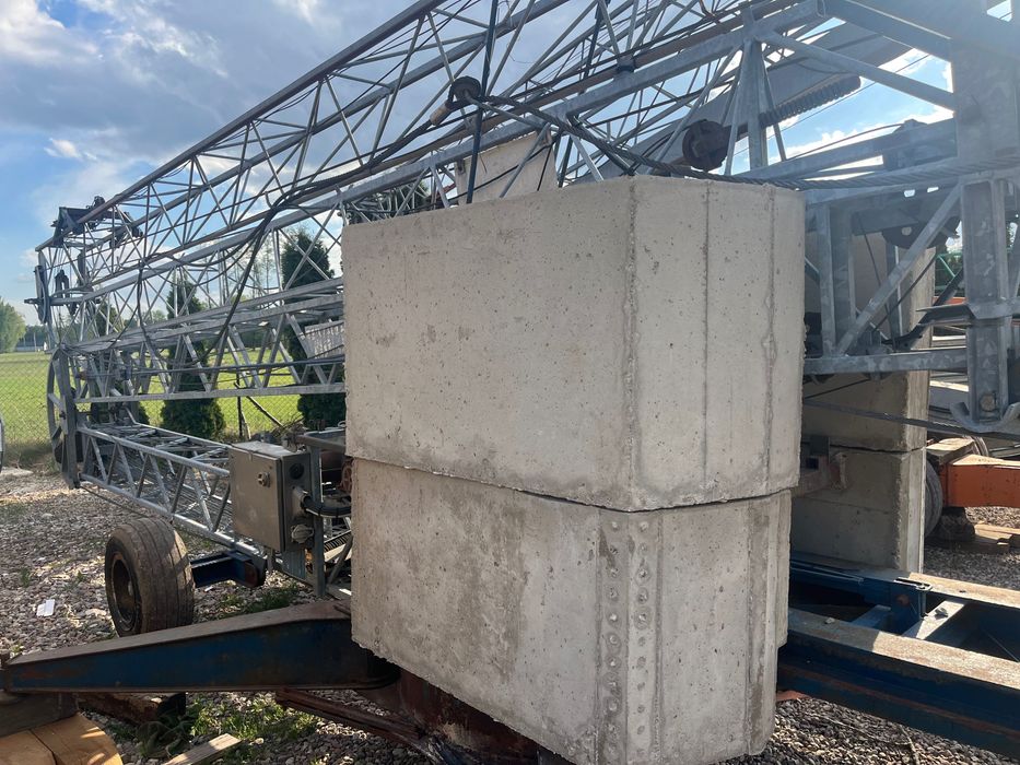 Żuraw budowlany, dźwig dekarski Cibin18m 1200kg