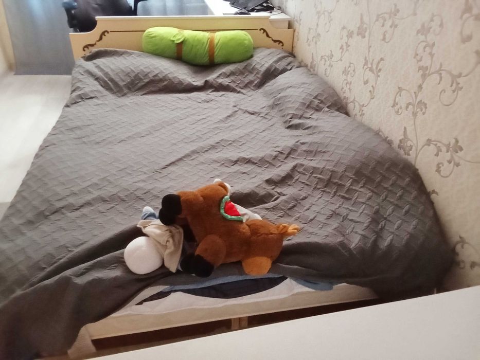 Продам ліжко  в нормальному стані.