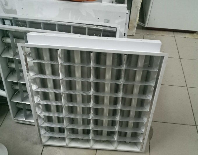 Лед лампи .растровий світильік .лампа лт 8