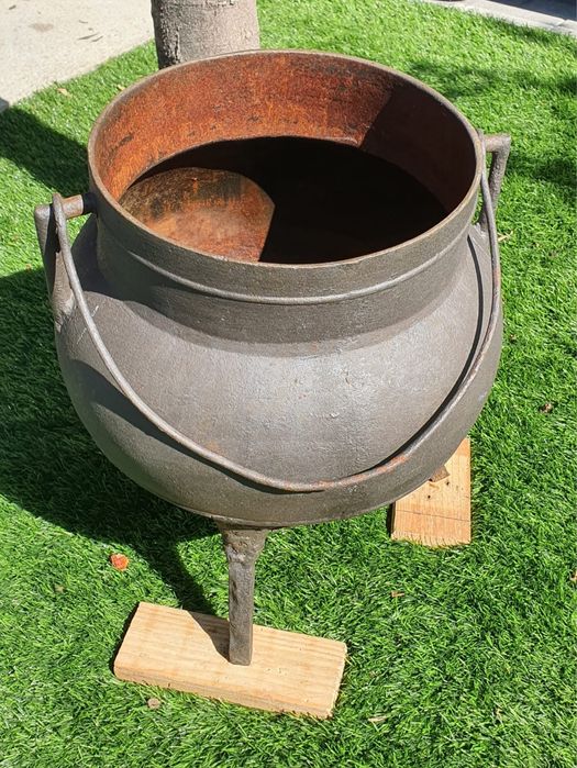 Pote  grande em ferro Antigo