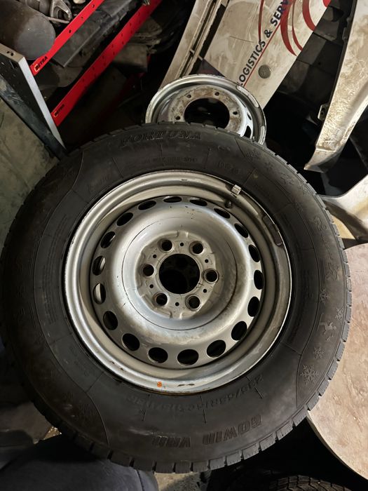 колеса з дисками 235 65 r16c
