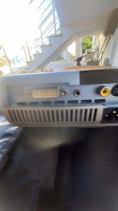 Projector Mitsubishi modelo XD50U