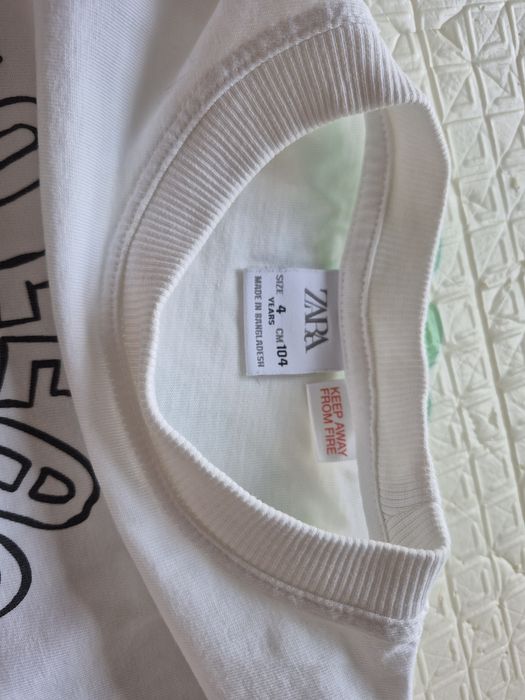 T-shirt Zara dinossauro 4A