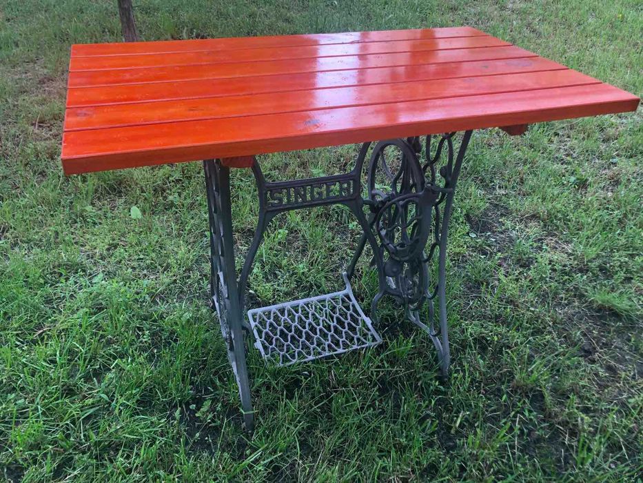 Столики в сад, кафе или на море