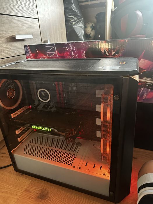 Komputer gamingowy GTX 1070ti I7 7600K 16gb ram