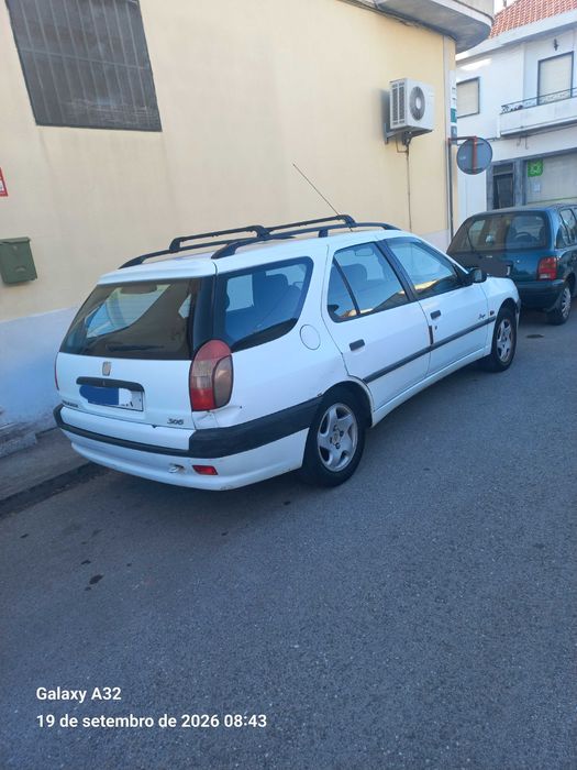 Carro em bom estado do dia a dia