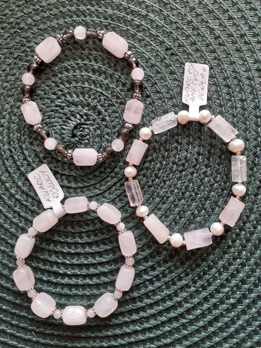 Komplet biżuterii kamień kwarc różowy - bransoletka i kolczyki różne