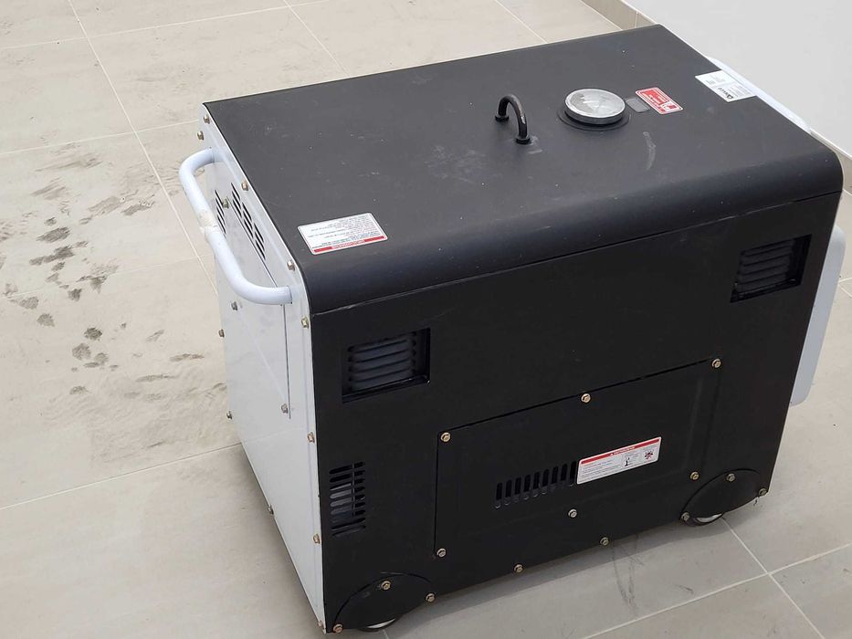 Agregat prądotwórczy KRAFTWELE SDG9800 Diesel 9,8 kW 400V 230V SILENT 20 mth
