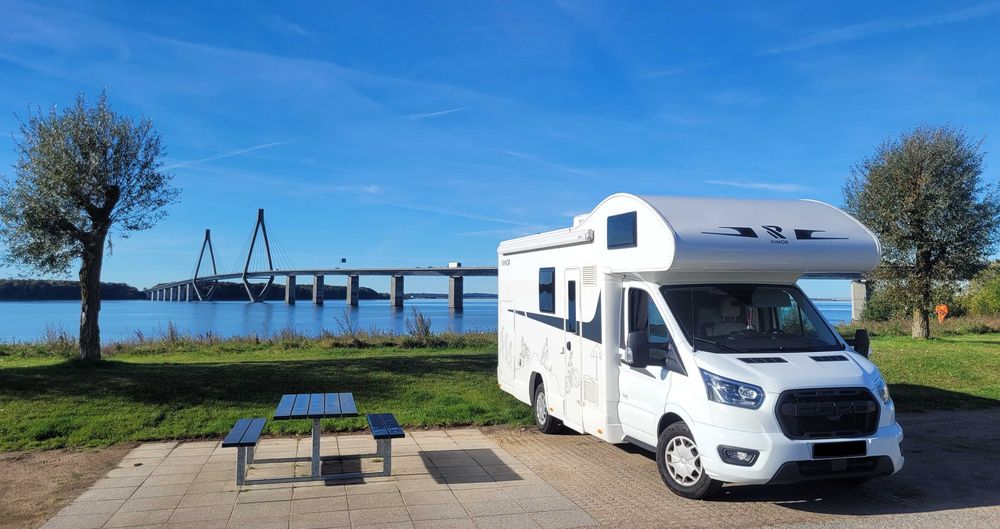 Wypożyczalnia nowych kamperów 5-6 osób. Warszawa