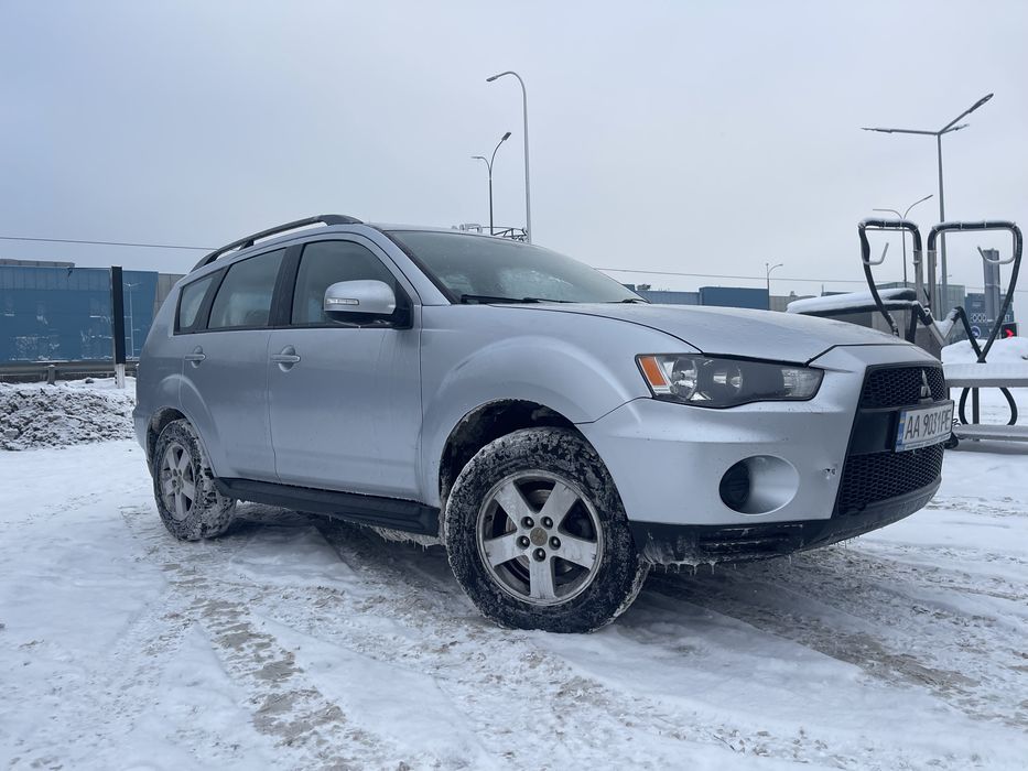 Mitsubishi Outlander XL