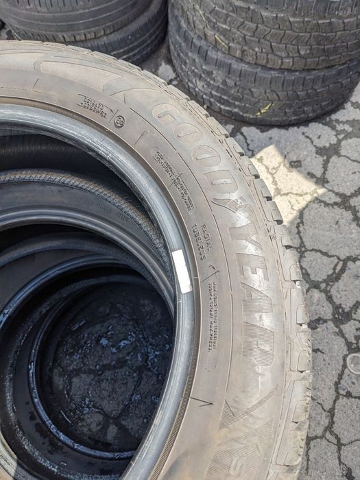 215/60R17 Goodyear 7+мм зима: 1 500 грн. - Автошини Рівне на Olx