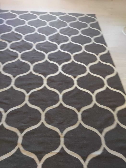 Carpete Kilim em castanho e beje IKEA em lã.