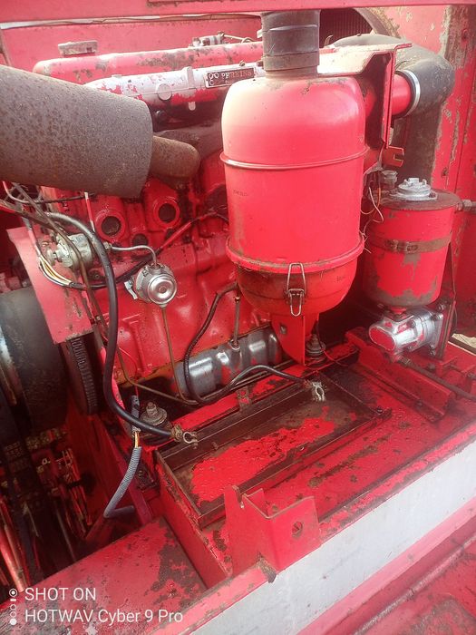 Продаю комбайн Мейсей фергюсон 187