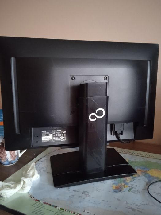 Monitor 22" Fujitsu