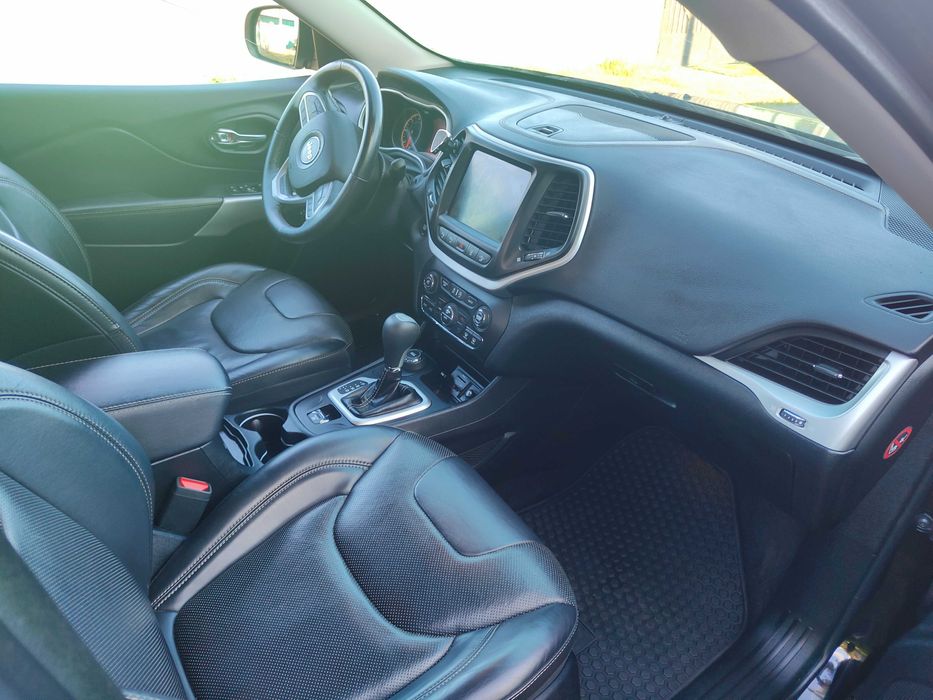 Авто Jeep Cherokee 2016