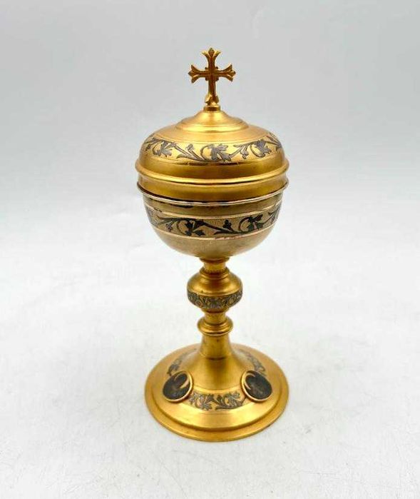 Custódia "Véu de Verónica" e "Nossa Senhora das Dores"