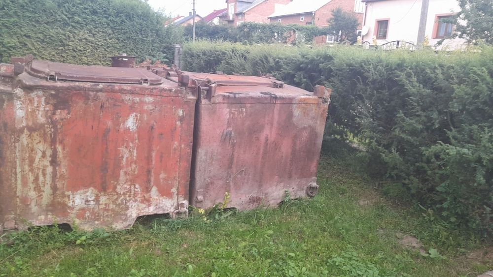 Продам два металевих контейнера